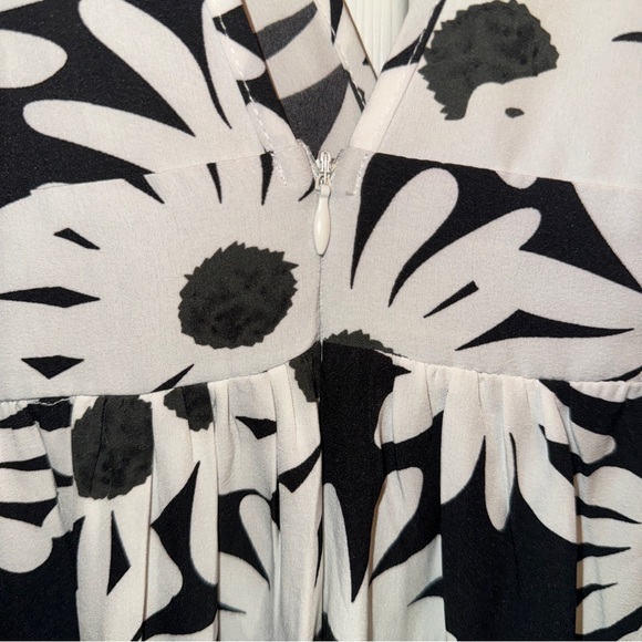 SHEIN Floral Plunging Neck Maxi Dress - Picture 6 of 9